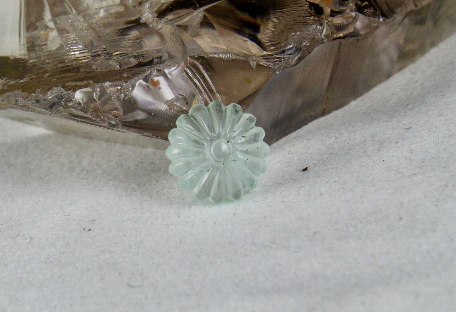 NATURAL BLUE AQUAMARINE CARVED ROUND 10.72 CARATS GEMSTONE FOR PENDANT RING