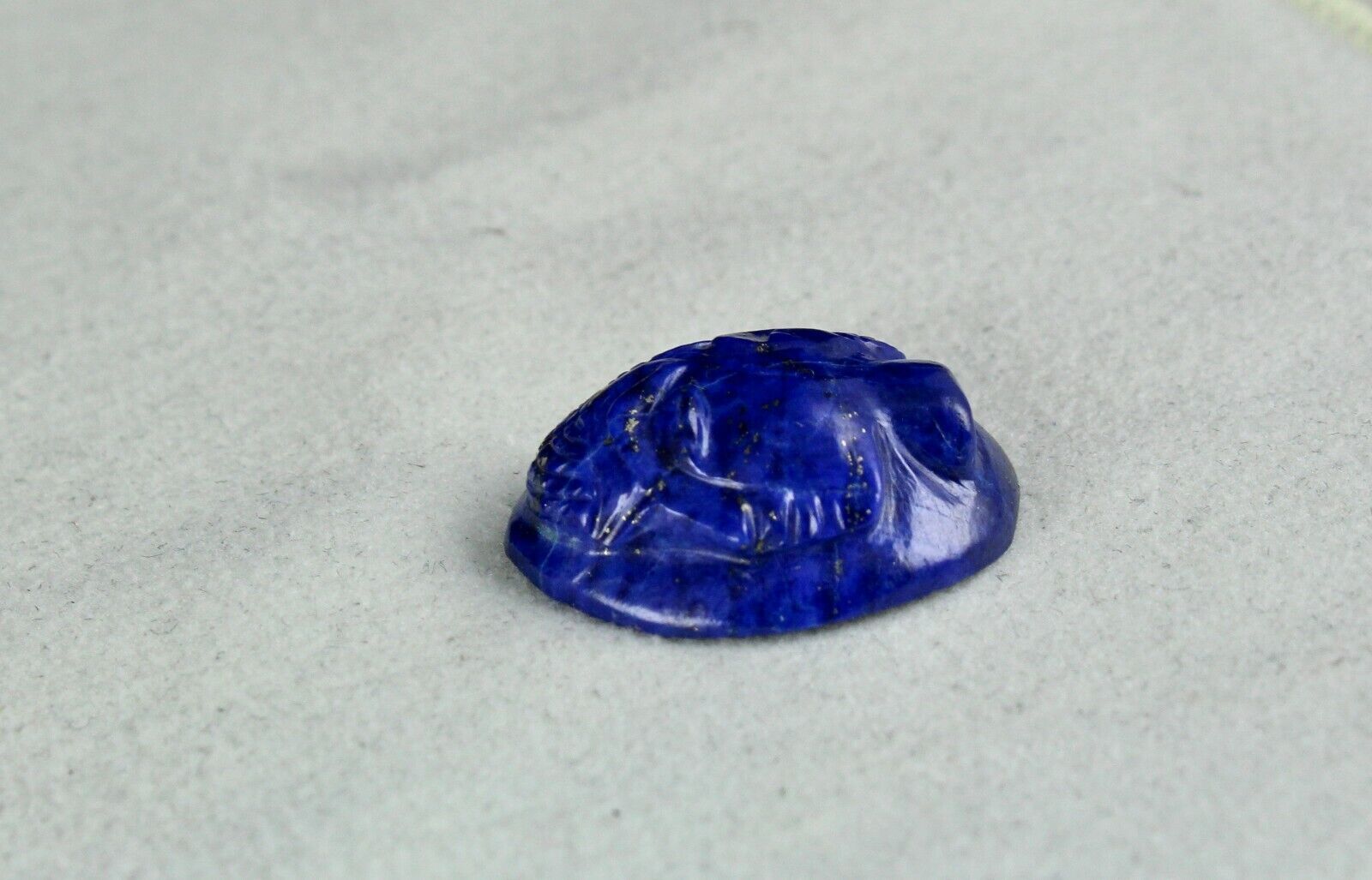 NATURAL LAPIS LAZULI CARVED QUEEN 24 MM 28.77 CTS GEMSTONE FOR DESIGNING PENDANT