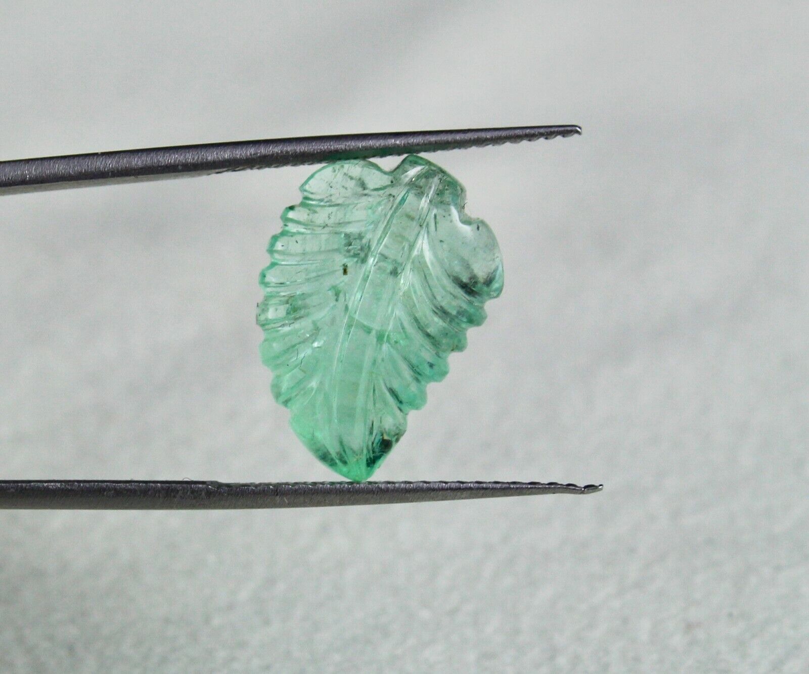 Natural Colombia Emerald Carved Leaf 6.10 Ct Gemstone For Ring Pendant