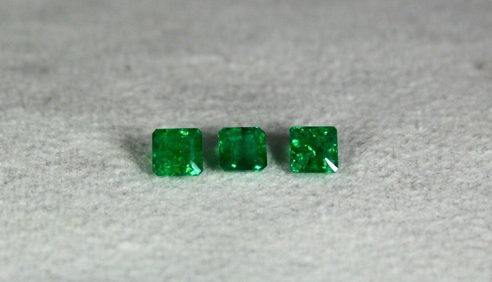 Earthmined Natural Emerald 5mm Square Cut 3 Pcs 2.08 Cts Gemstone Designing Ring