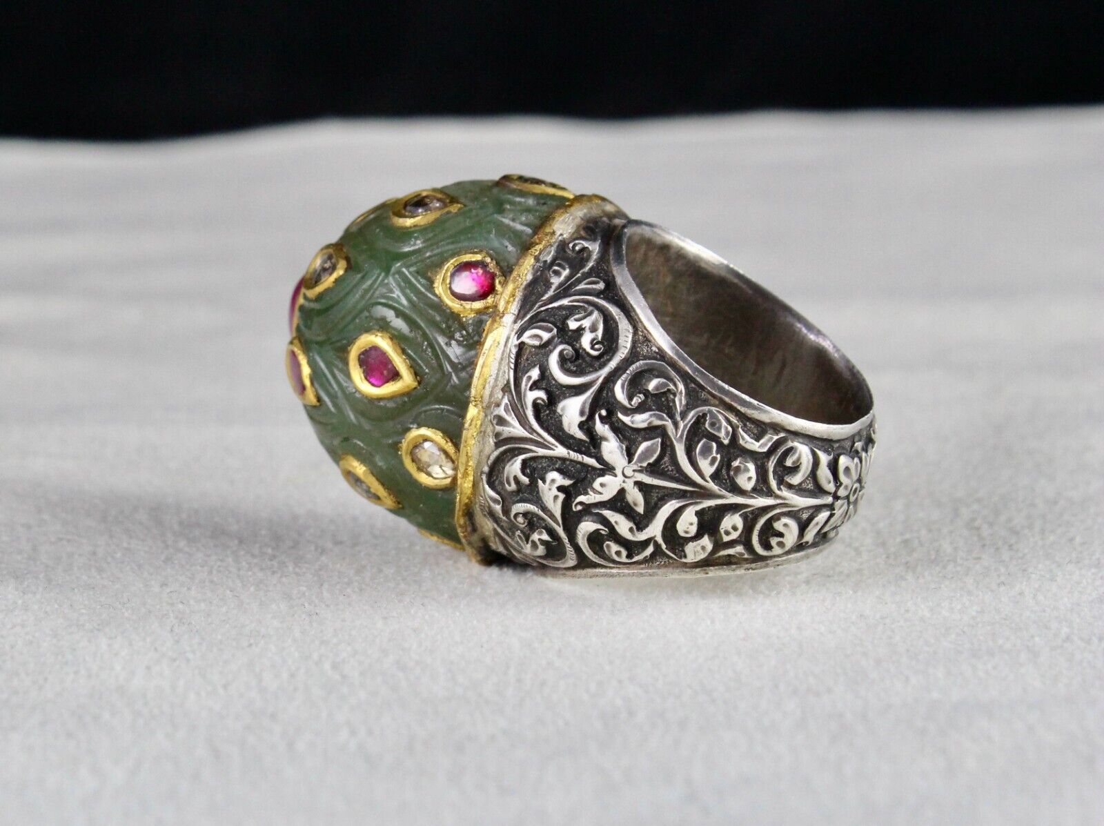 ANTIQUE COLOMBIAN EMERALD CARVED RUBY DIAMOND GOLD JADAU LADIES 925 SILVER RING