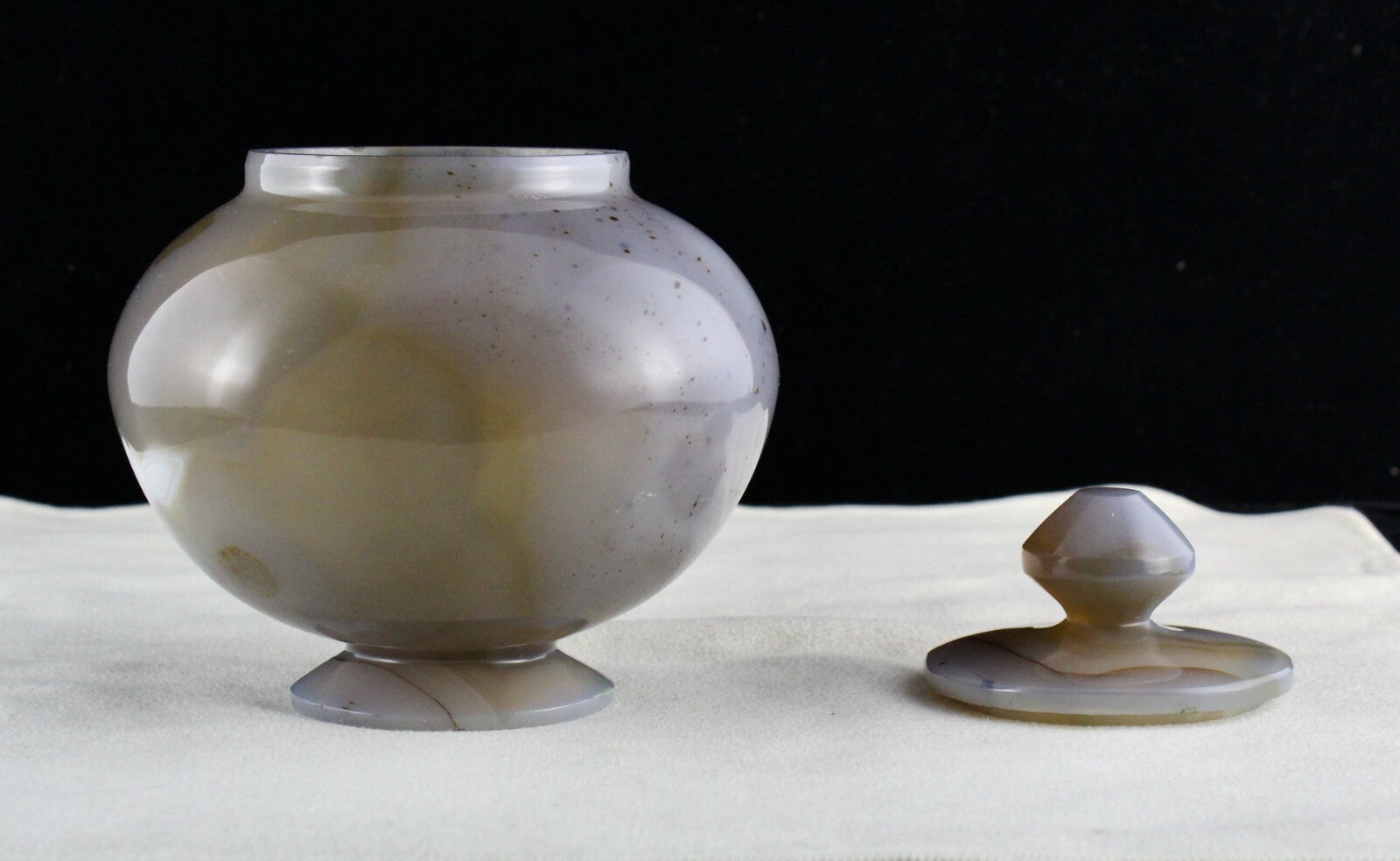 Certified Handcrafted 4.5" Chalcedony 2400 Ct Gemstone Carved Pot Home Decor