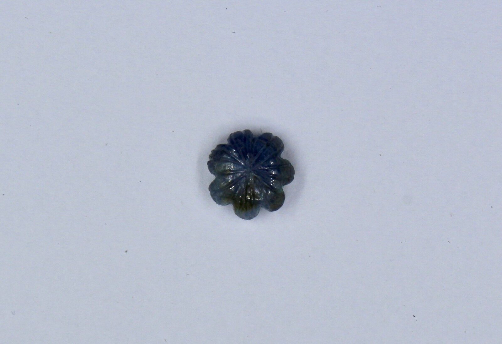 Natural Old Blue Sapphire Carved Flower 5.91 Ct Loose Gemstone For Ring Pendant