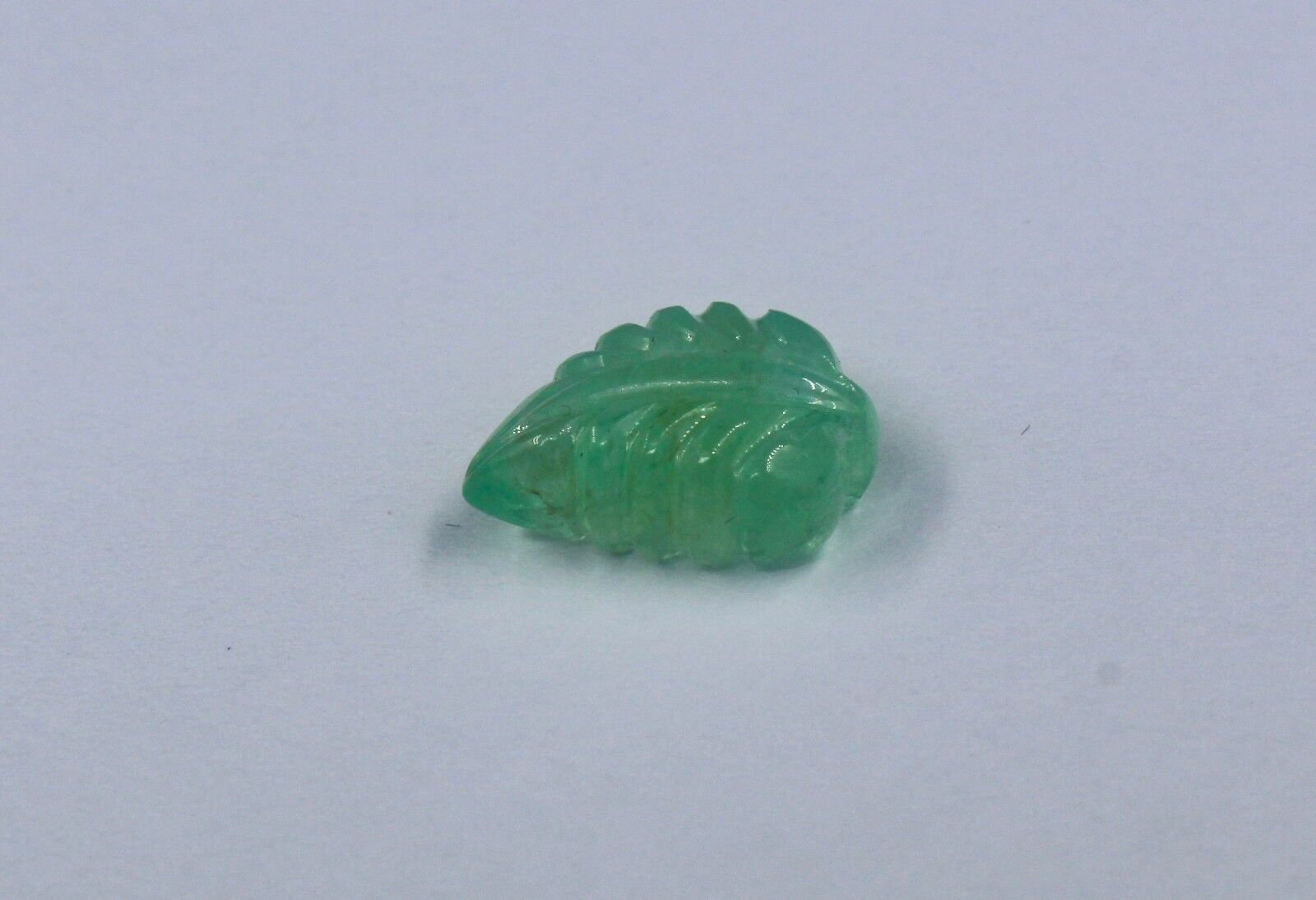 NATURAL COLOMBIAN EMERALD CARVED LEAF 5.37 CARATS GEMSTONE FOR RING PENDANT