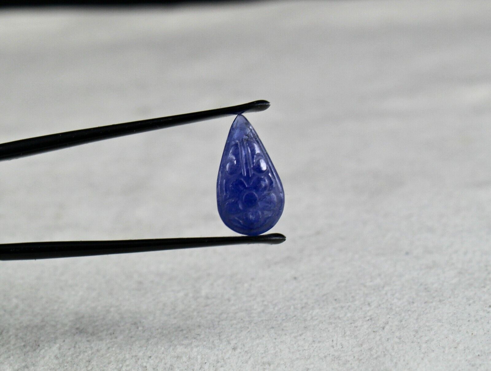 NATURAL UNHEAT BLUE SAPPHIRE CARVED 15.15 CARATS GEMSTONE PENDANT DESIGNING