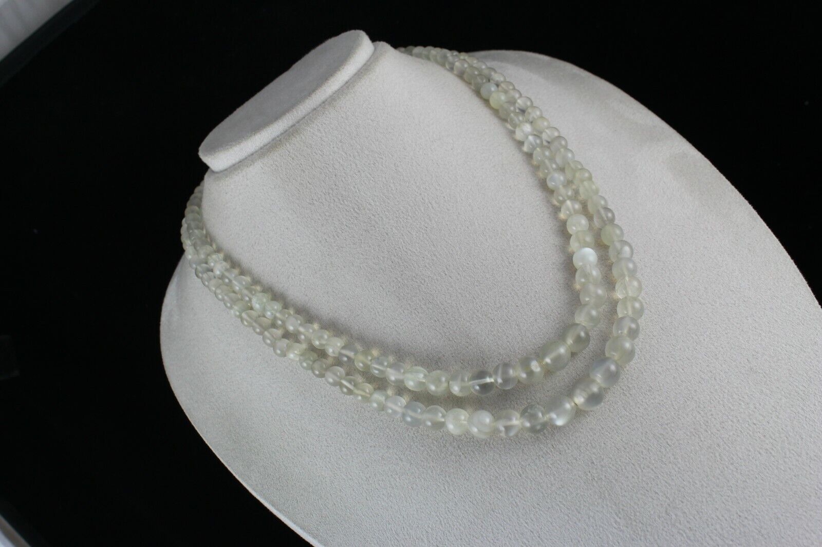 Natural White Moonstone Beaded Necklace 442 Carats Round Gemstone Silver Clasp 