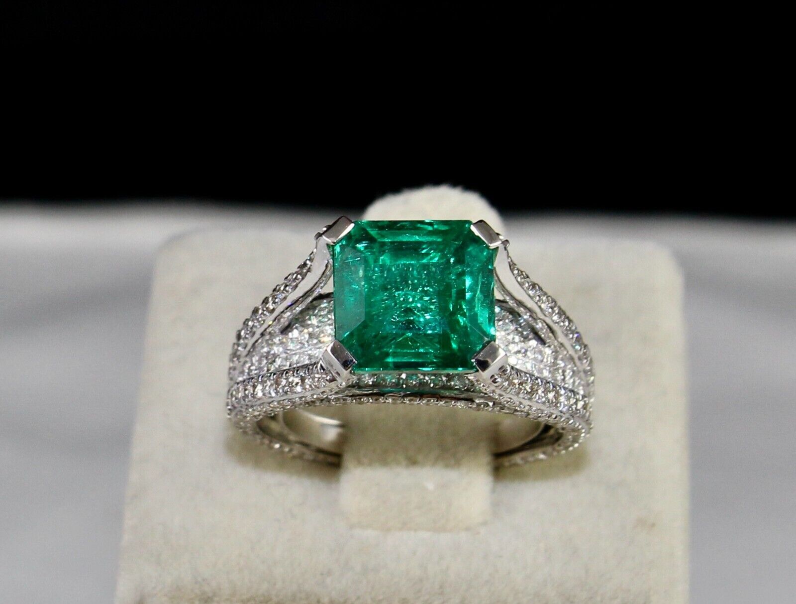 Certified Natural Emerald Square 4.95Ct H-SI Diamond Cut 18k Gold Statement Ring