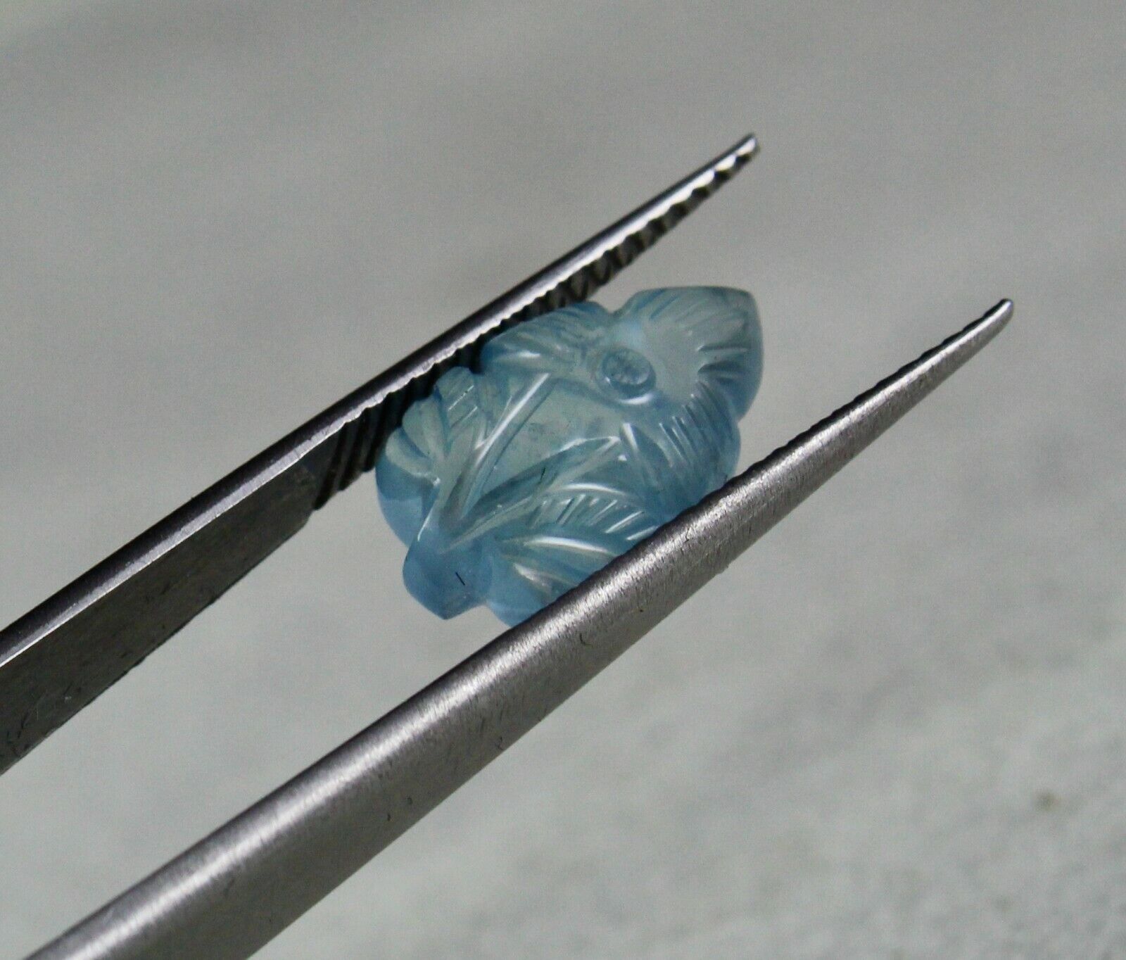 CLASSIC NATURAL BLUE AQUAMARINE CARVED LEAF 3.84 CARATS GEMSTONE PENDANT RING