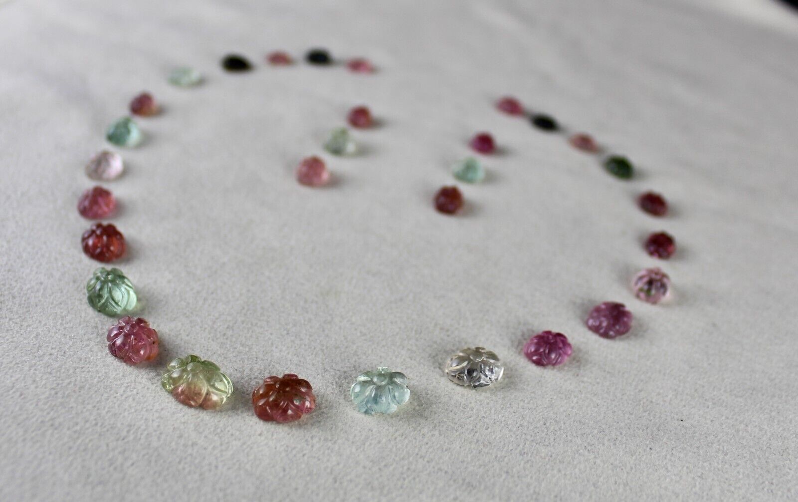 NATURAL MULTI TOURMALINE CARVED FLOWER 31 PCS 71.50 CTS GEMSTONE NECKLACE SET