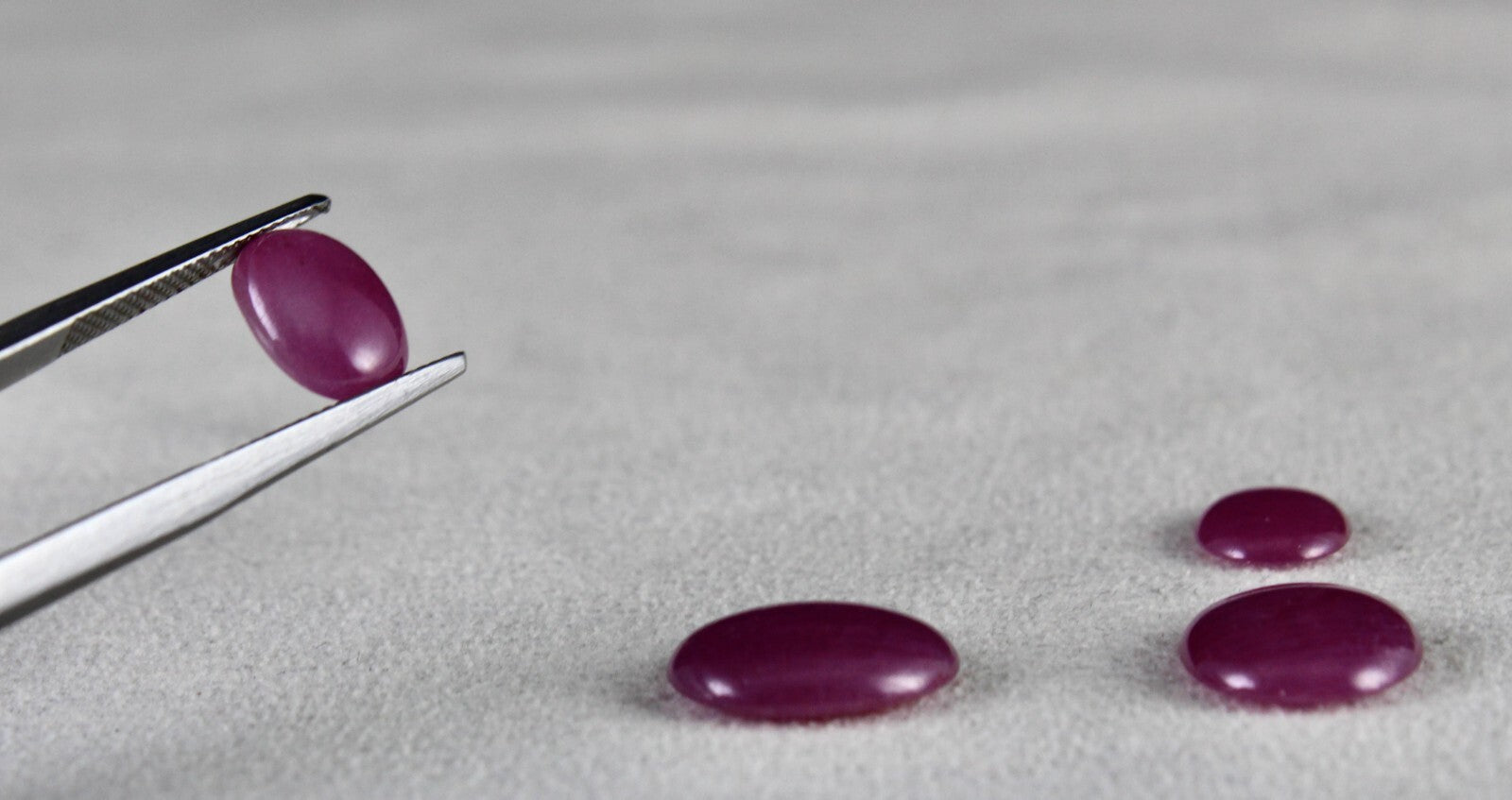 Natural Ruby Oval Cabochon 18.19ct 4 Pc Loose Gemstone For Earring Design