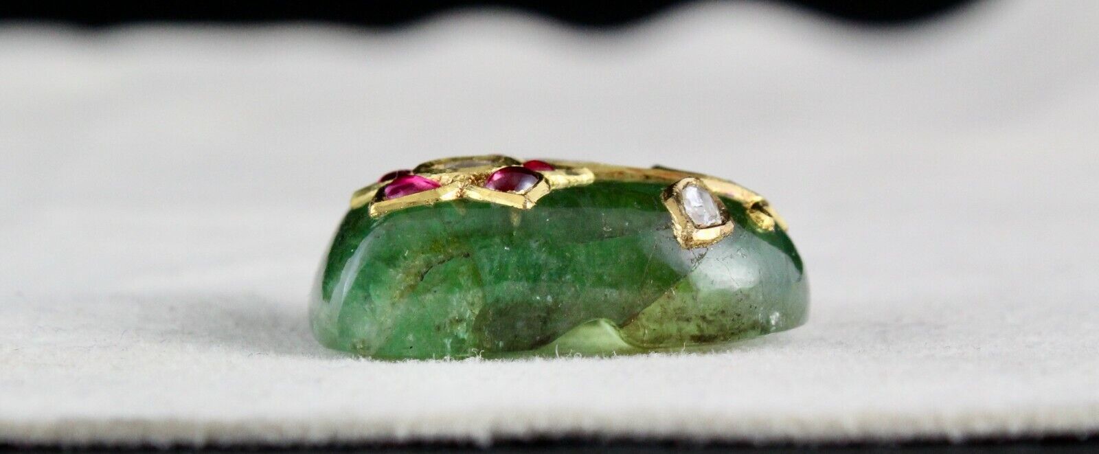 NATURAL EMERALD CABOCHON 59 CARATS LOOSE GEMSTONE RUBY & DIAMOND IN 22K GOLD