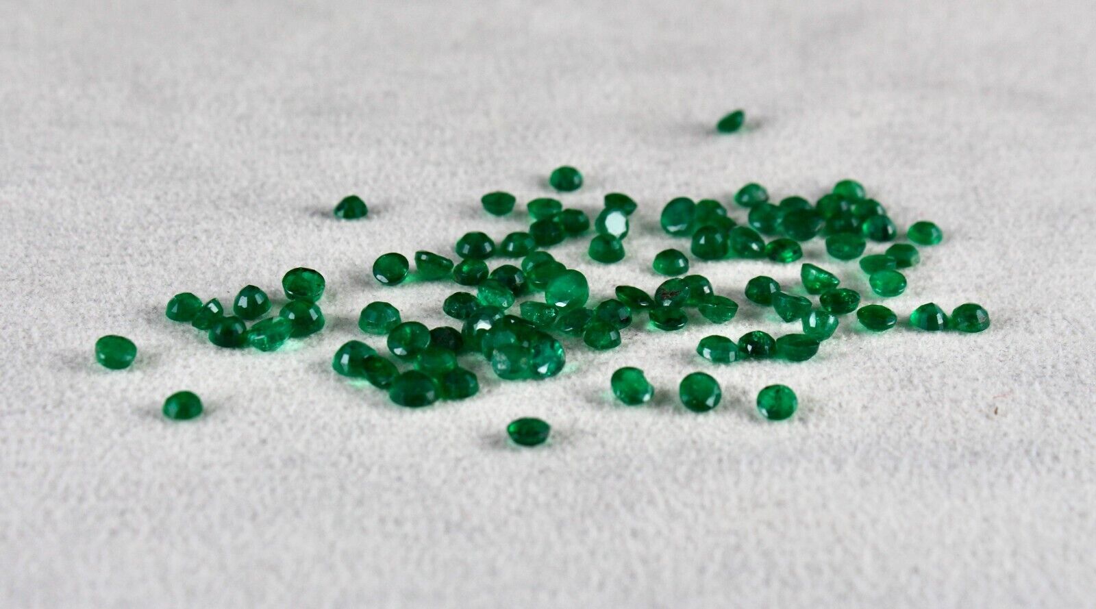 Natural Zambian EMERALD Round Cut 90 pc 12.75 Carats 3.80-2.90 mm Loose Gemstone