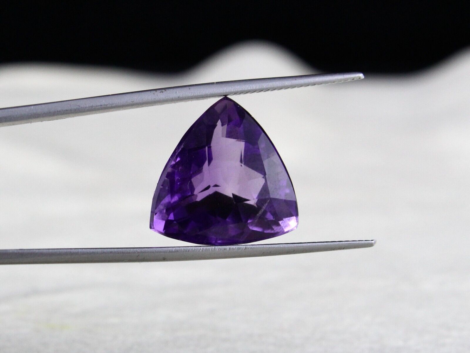 NATURAL BRAZILIAN AMETHYST TRILLION CUT 15.65 CTS GEMSTONE FOR RING PENDANT