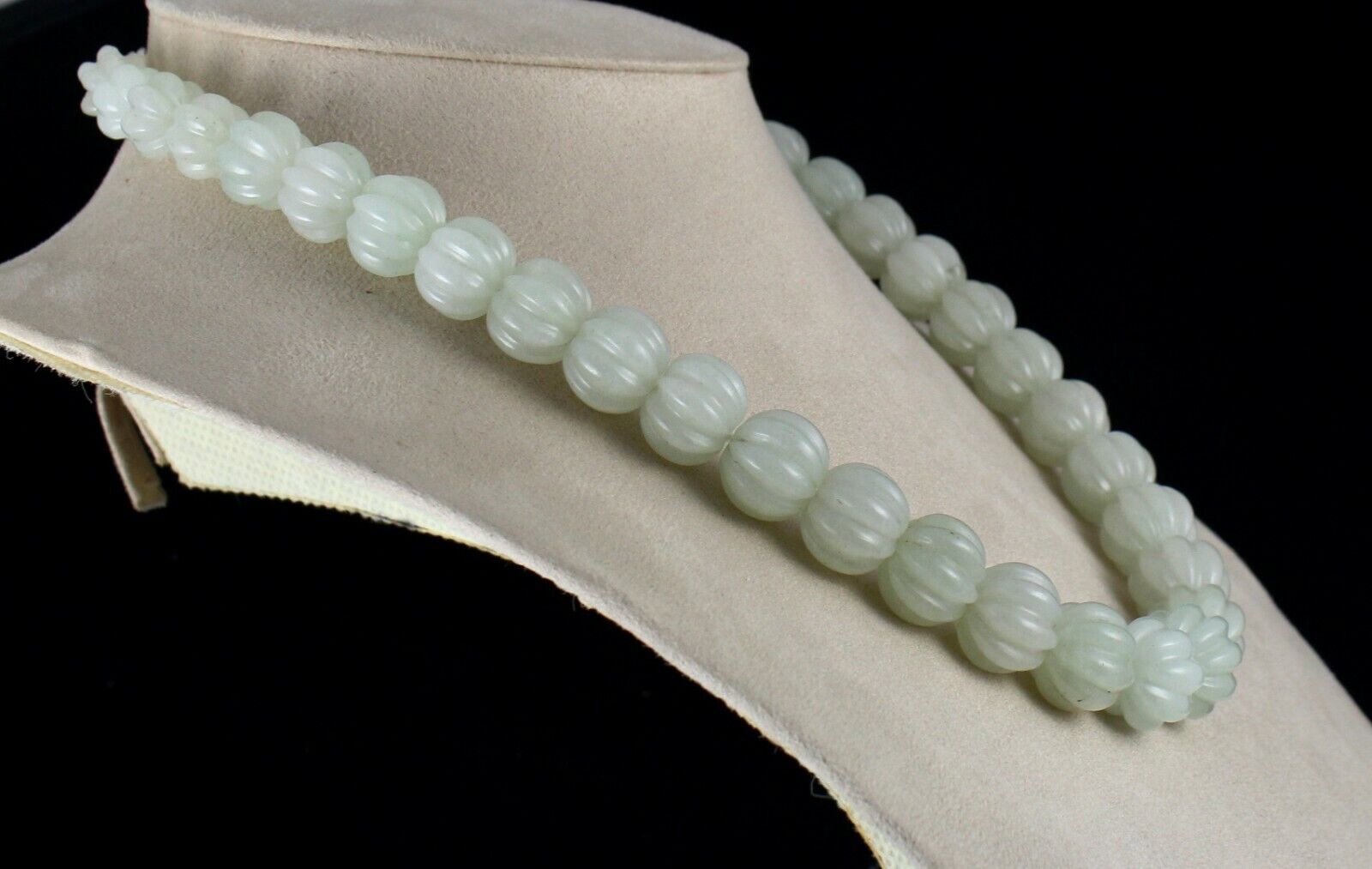 NATURAL INDIAN JADE MELON CARVED BEADS 1 L 828 CARATS GEMSTONE SILVER NECKLACE