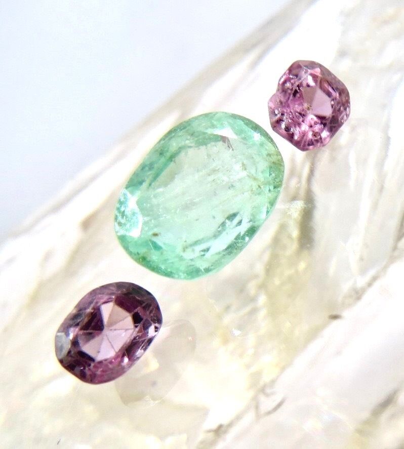 NATURAL COLOMBIAN EMERALD & SPINEL OCTAGON 3 PCS 6.45 CTS GEMSTONE FOR DESIGNING