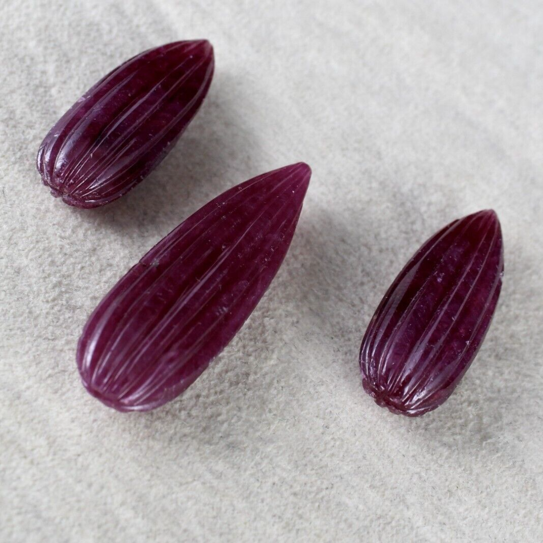 Certified Natural Untreated Ruby Carved 60.35 Ct Gemstone Earrings Pendant Set