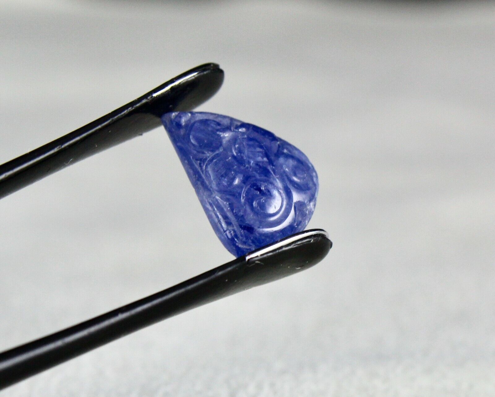 NATURAL UNHEATED BLUE SAPPHIRE CARVED 16.50 CARATS GEMSTONE PENDANT DESIGNING