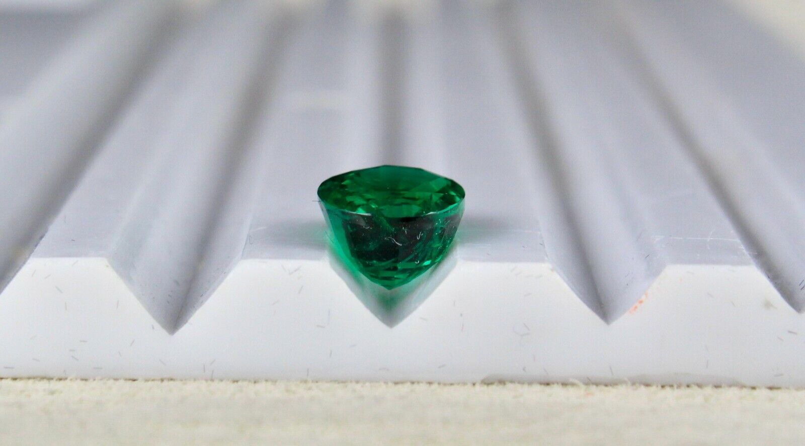 Top Natural Emerald Oval Cut 3.86 Carats 11X8mm Precious Gemstone Ring Pendant