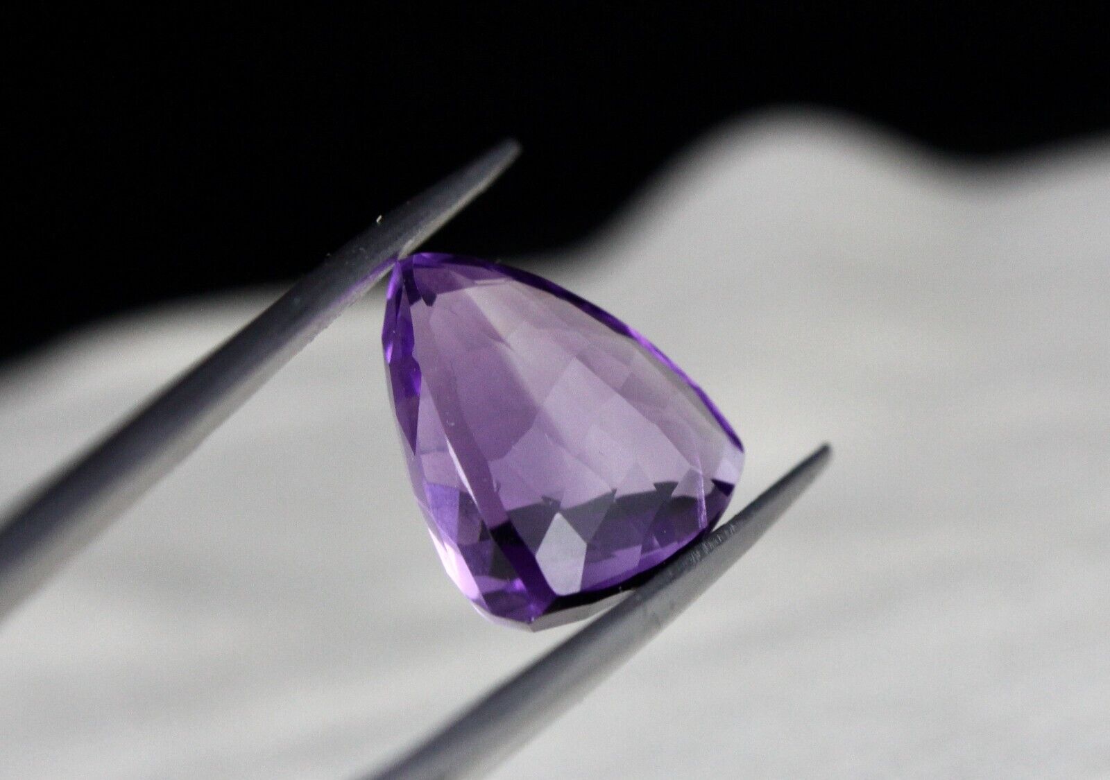 NATURAL BRAZILIAN AMETHYST TRILLION CUT 15.65 CTS GEMSTONE FOR RING PENDANT