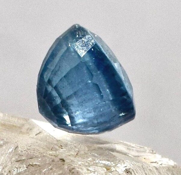 NATURAL BLUE AQUAMARINE ROUND CUT 8.56 CARATS GEMSTONE FOR RING PENDANT