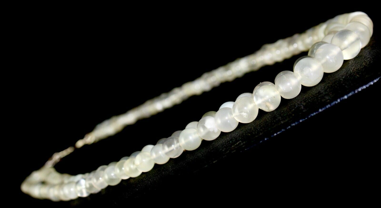 Natural White Moonstone Beaded Necklace 442 Carats Round Gemstone Silver Clasp 