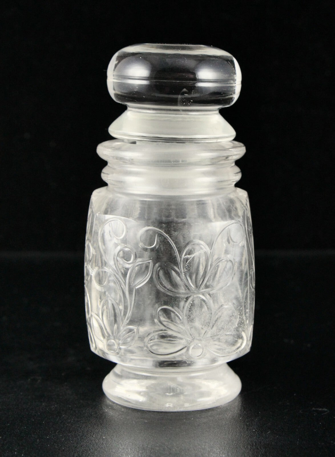 Certified Hand Carved Natural Rock Crystal Quartz 1655 Ct Perfume Bottle Decor