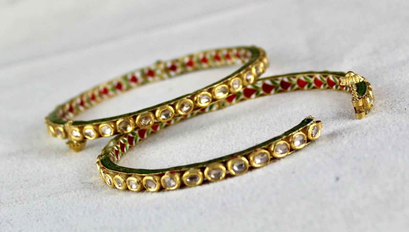 NATURAL FLAT DIAMOND STUDDED IN 22 K GOLD JADAU BANGLES PAIR FOR LADIES