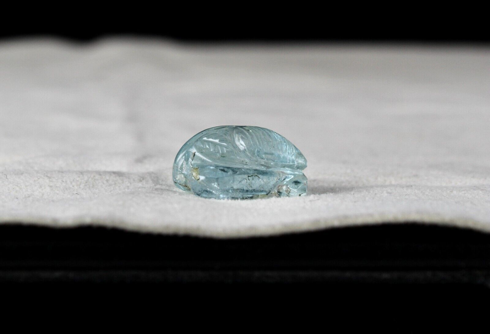 CLASSIC NATURAL BLUE AQUAMARINE CARVED LEAF 12.15 CARATS GEMSTONE PENDANT RING