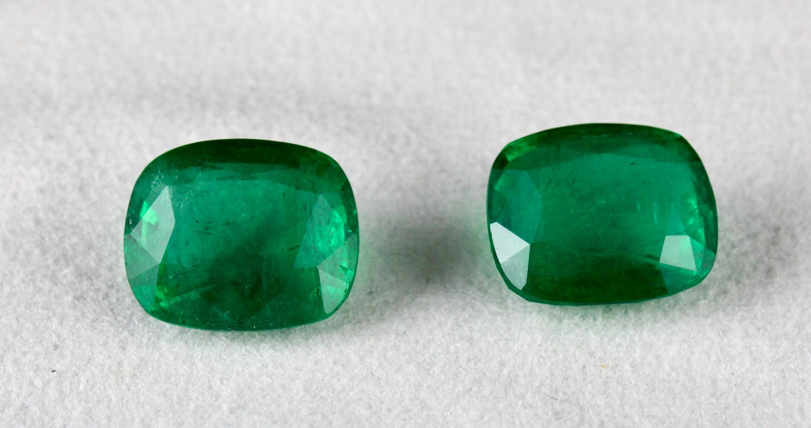 Certified Natural Emerald Cushion 51.81 Ct Loose Gemstone Pair Design Earring