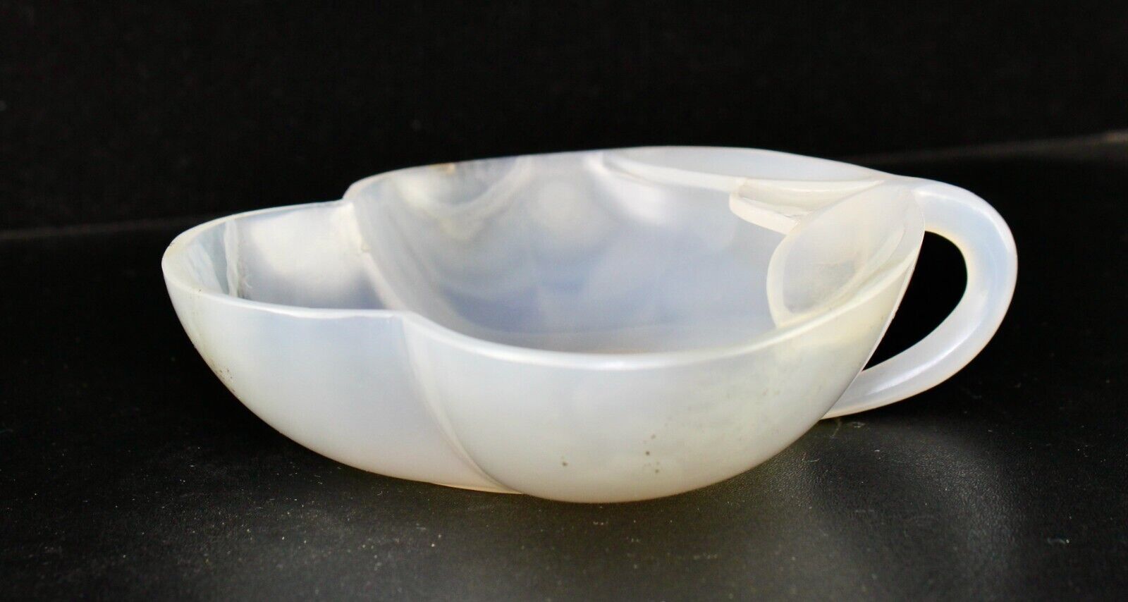 Hand Crafted Natural Chalcedony Carved Leaf 991 Carats gemstone Bowl Home Decor