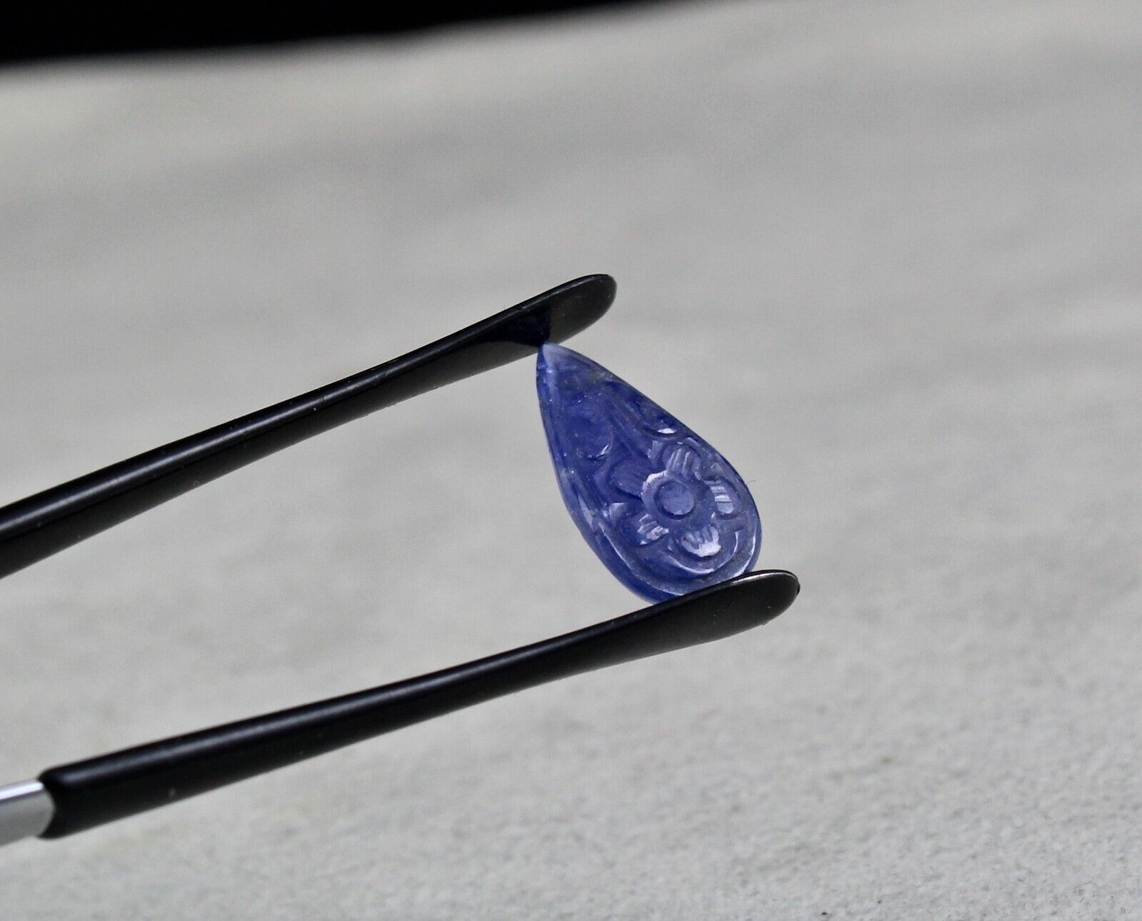 NATURAL UNHEAT BLUE SAPPHIRE CARVED 15.15 CARATS GEMSTONE PENDANT DESIGNING