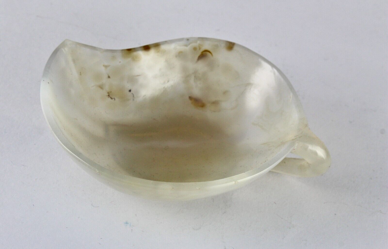 Hand Crafted Natural Chalcedony Carved Leaf 510 Carats gemstone Bowl Home Decor