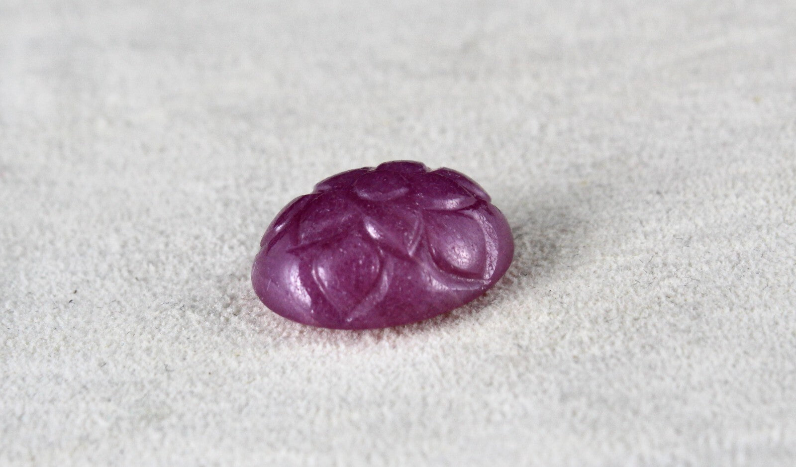 Certified Natural Ruby Carved Oval 22.40ct Loose Gemstone For Pendant Ring