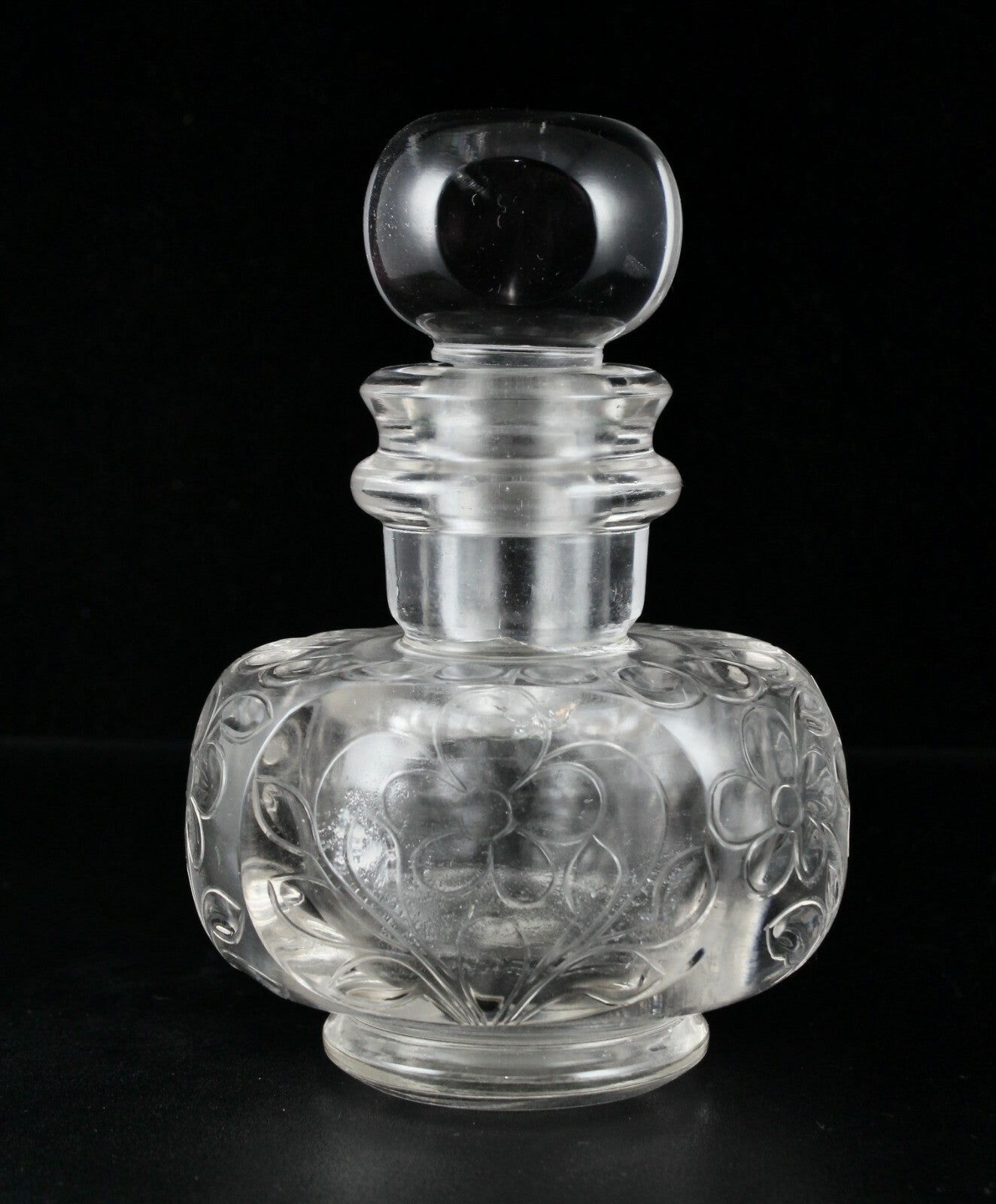 Certified Handcrafted Rock Crystal Quartz 2935 Ct Carved Perfume Bottle Decor