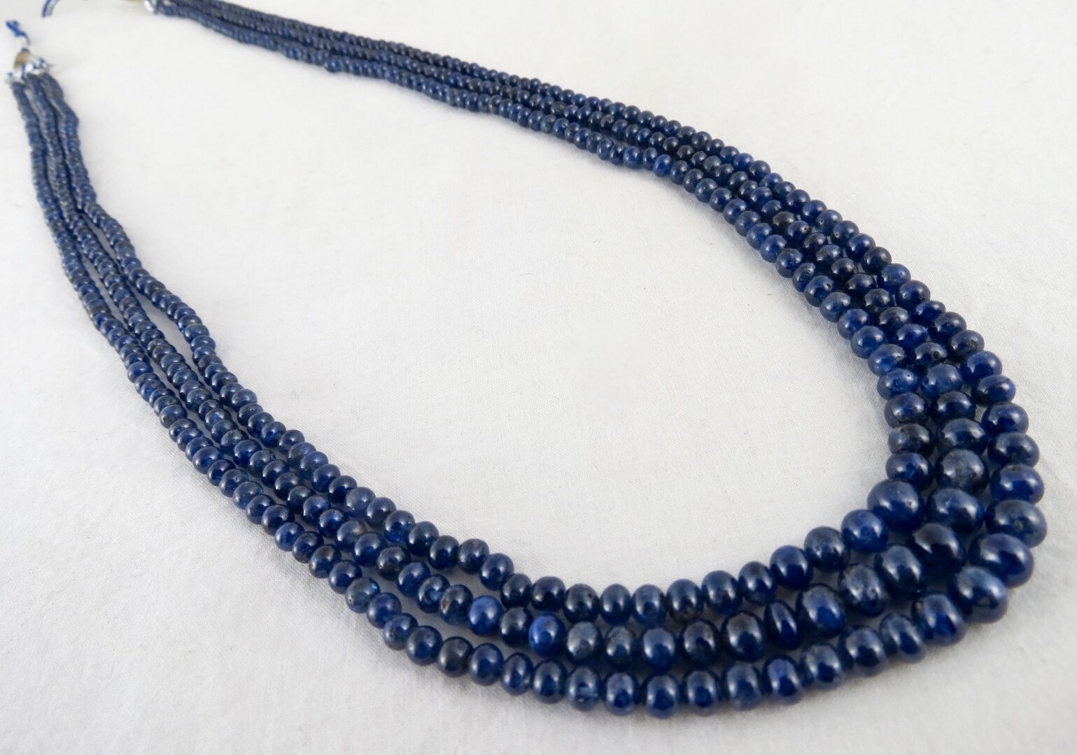 NATURAL BLUE SAPPHIRE BEADS ROUND 3 LINE 226 CARATS GEMSTONE PRECIOUS NECKLACE