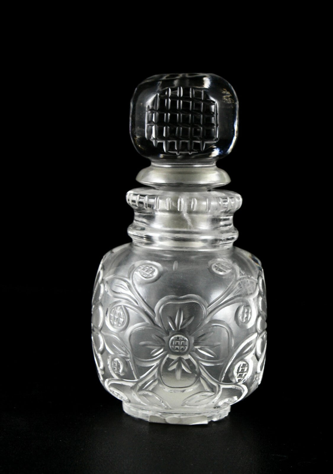 Certified Handcrafted Rock Crystal Quartz 1475ct Carved Perfume Bottle Decor