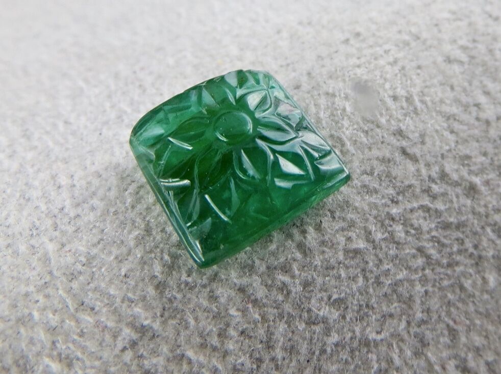 Natural Zambia Emerald Square 12X12mm Carved 7 Ct Gemstone For Ring Pendant