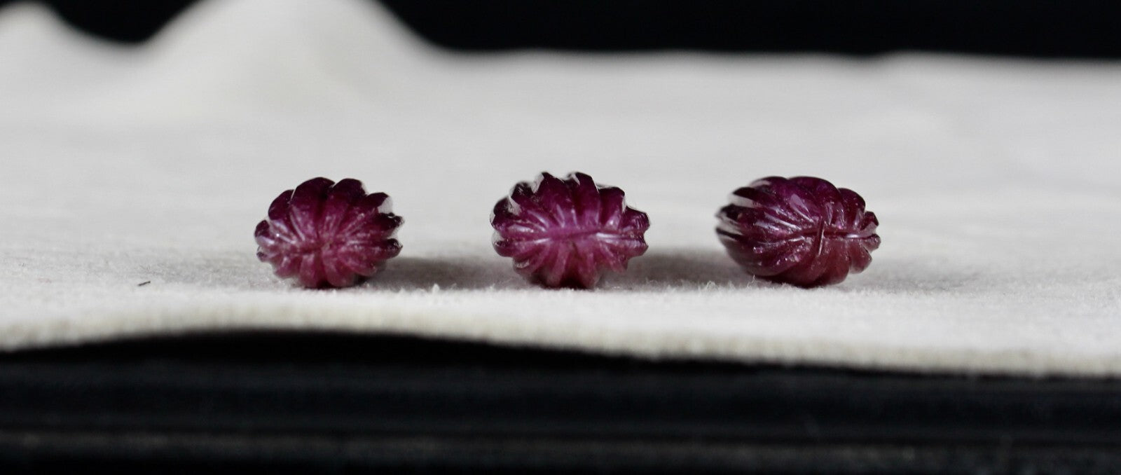 Certified Natural Untreated Ruby Carved 60.35 Ct Gemstone Earrings Pendant Set