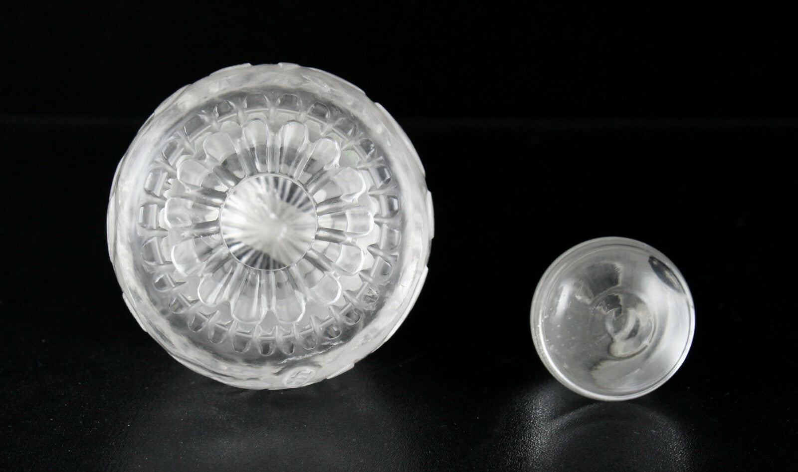 Handcrafted Carved Natural Rock Crystal Quartz 1265 Ct Perfume Bottle Decor