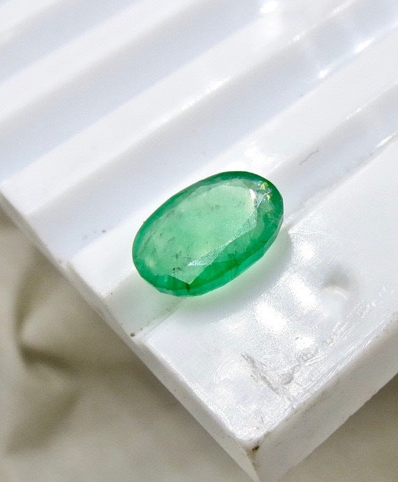 Certified Natural Emerald Oval Cut 2.77ct Gemstone For Ring Pendant Design