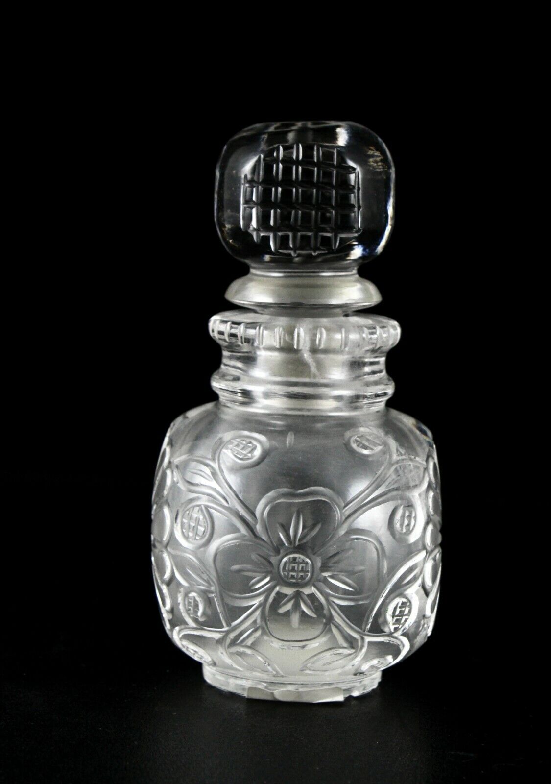 HANDCRAFTED NATURAL ROCK CRYSTAL QUARTZ 1475 CTS CARVED PERFUME BOTTLE FOR DECOR