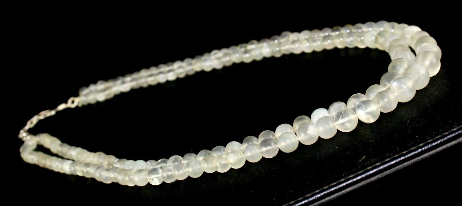 Natural White Moonstone Beaded Necklace 442 Carats Round Gemstone Silver Clasp 