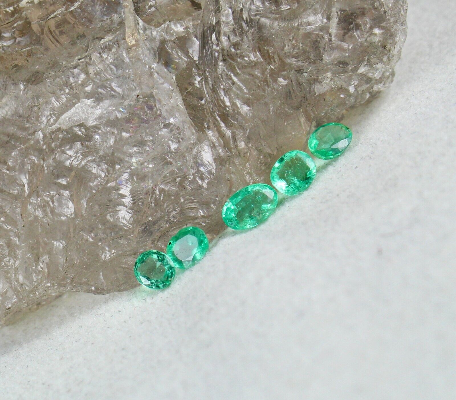 Natural Colombian Emerald Oval Cut 5 Pc 1.65 Ct Gemstone Design Bracelet Ring