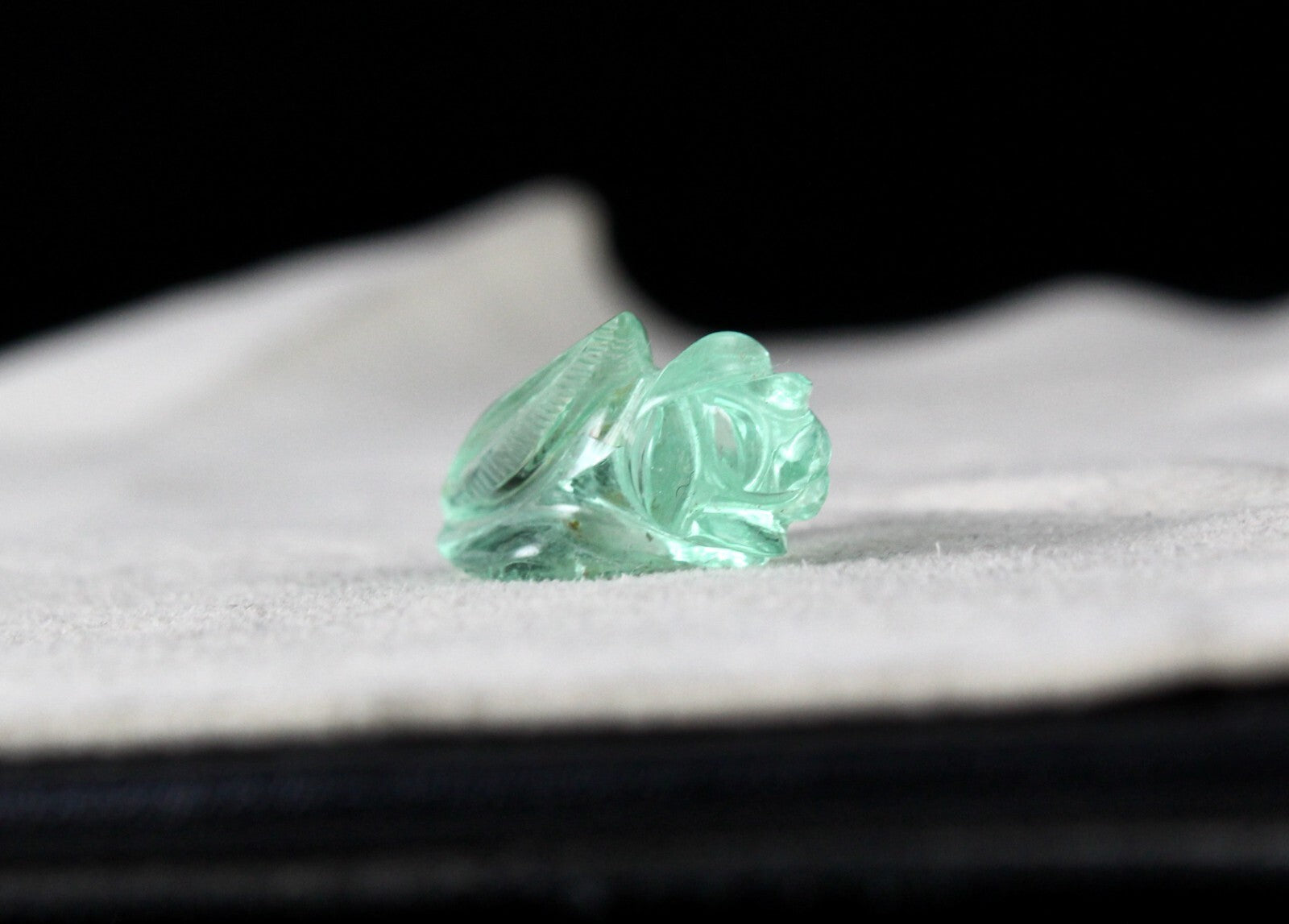 Certified Natural Colombian Emerald Carved Leaves 19.73 Ct Gemstone Pendant