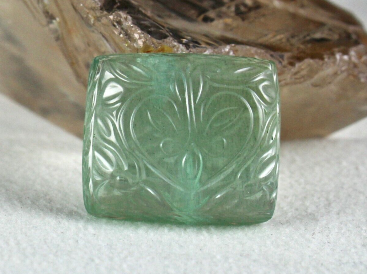 Antique Carved 71.40 Ct Natural Greenish Blue Aquamarine Gemstone For Pendant