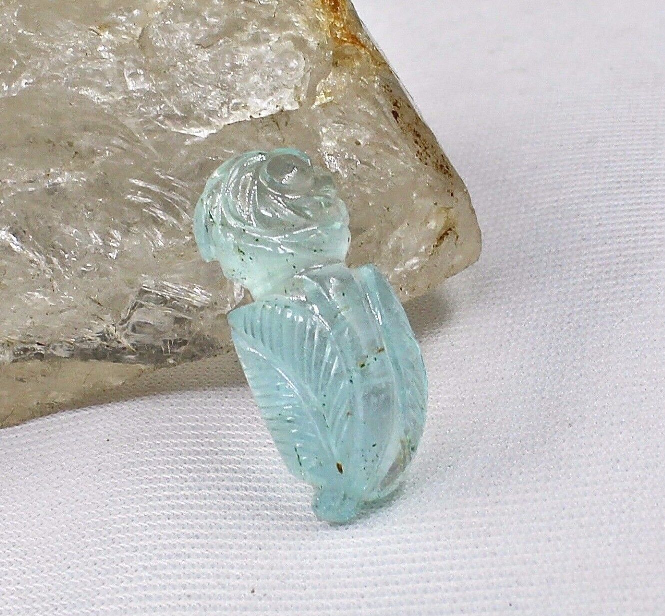 Natural Aquamarine 27mm 21 Carats Semi Precious Carved Gemstone For Ring Pendant