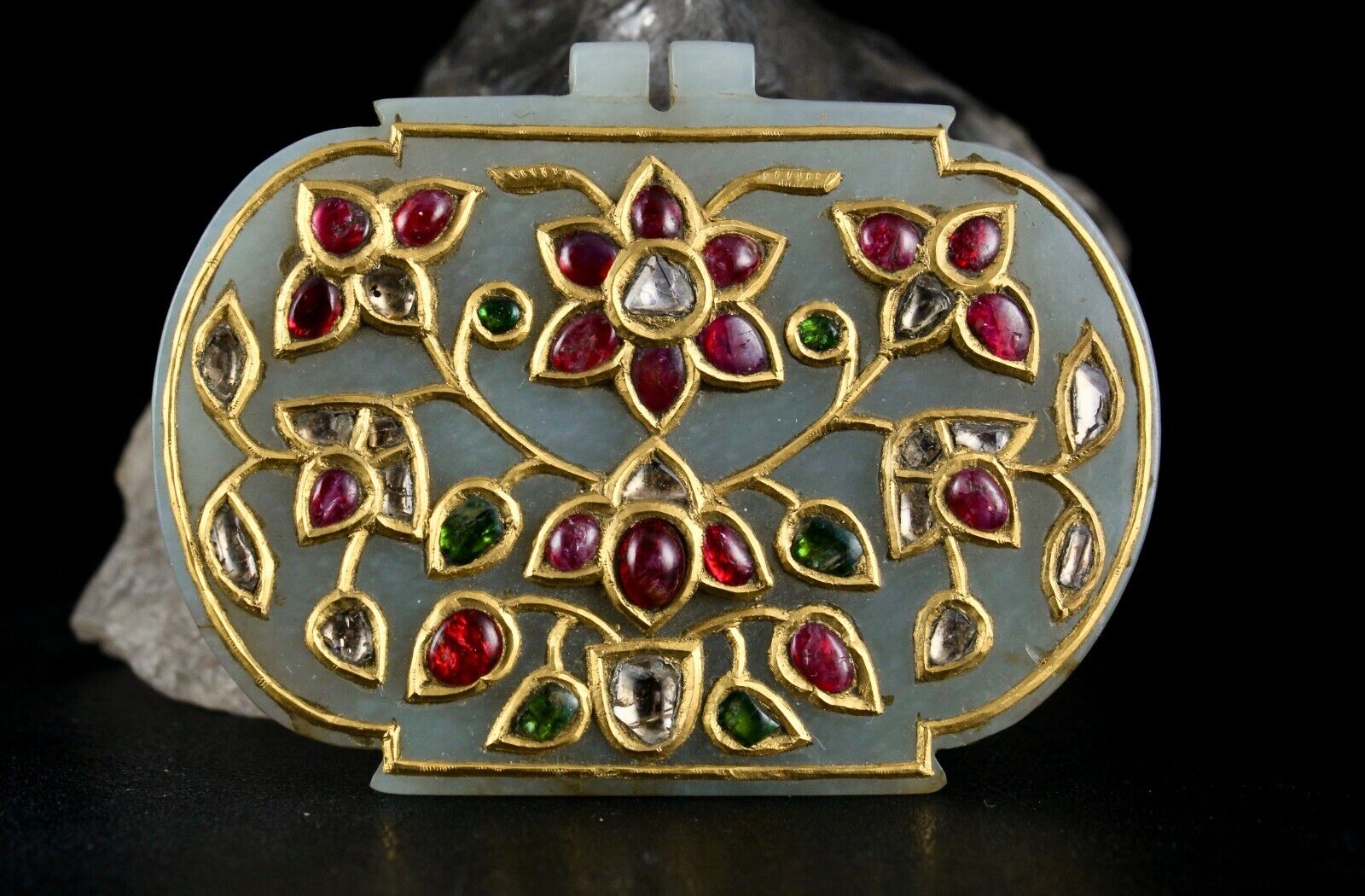 OLD MUGHAL NEPHRITE JADE NATURAL RUBY DIAMOND EMERALD 22K GOLD ANTIQUE PENDANT