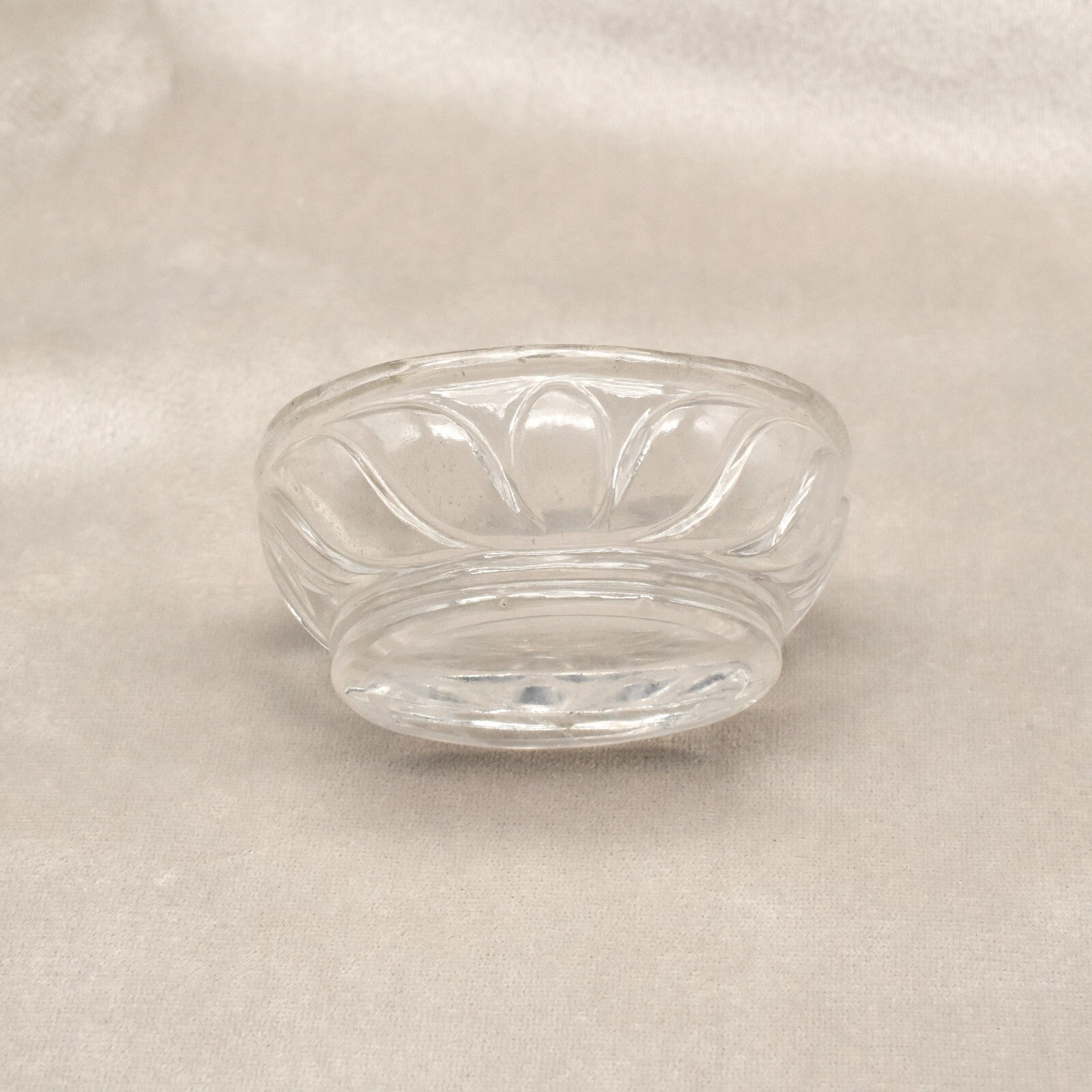 Antique Oval Carved 425 Ct Natural Rock Crystal Quartz Gemstone Bowl Decor