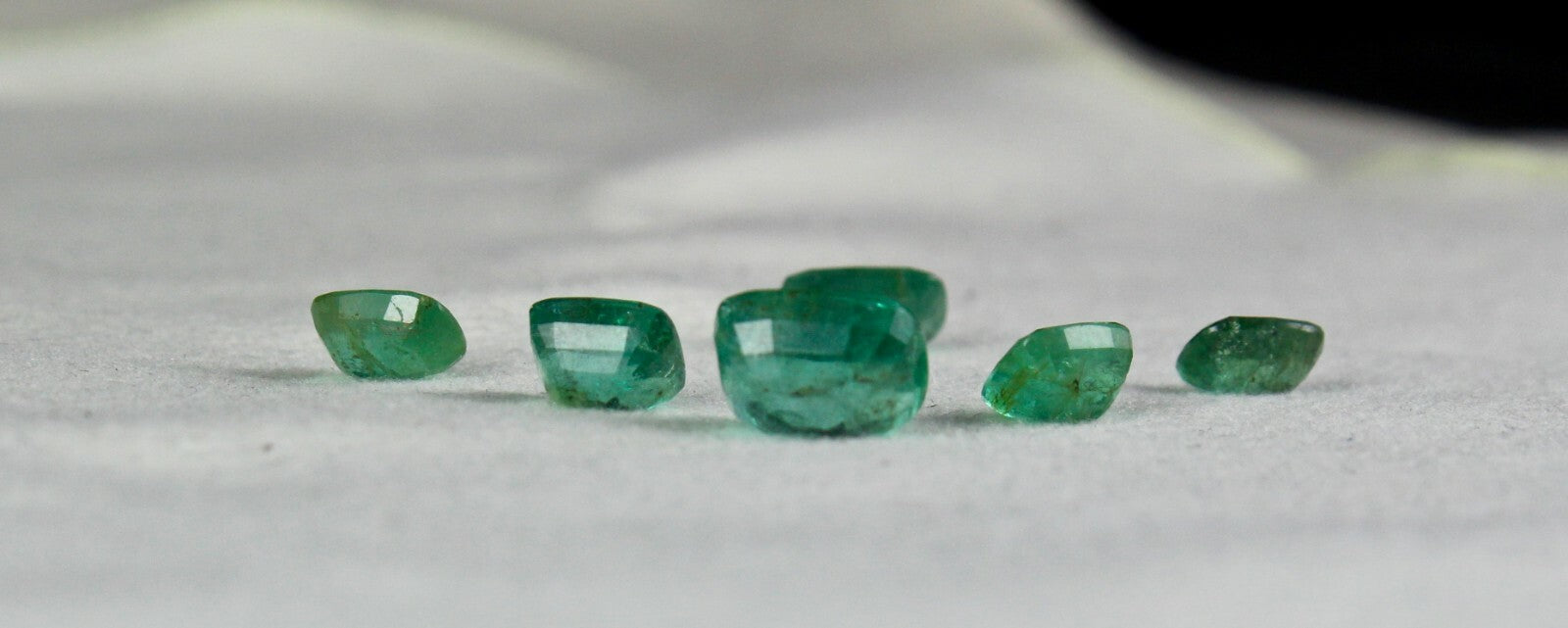 Certified Earth Mined Natural Emerald Cushion Cut 9.59 Ct Gemstone Set