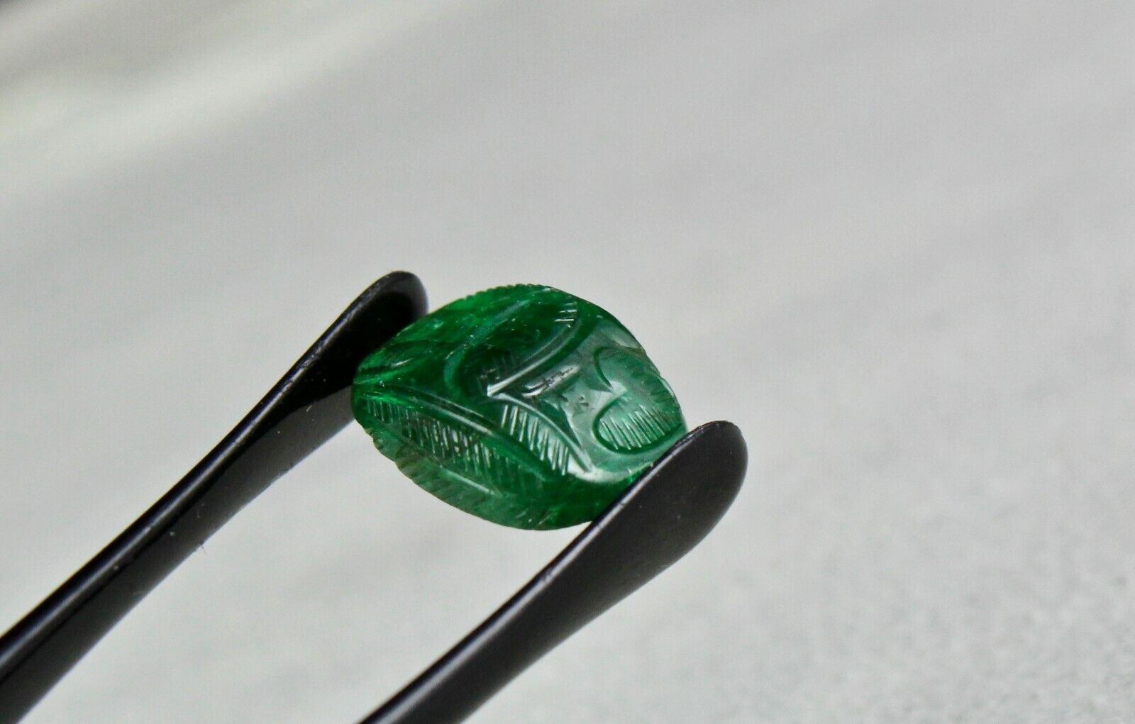 NATURAL ZAMBIA EMERALD CARVED CABOCHON 7.09 CARATS GEMSTONE FOR RING PENDANT